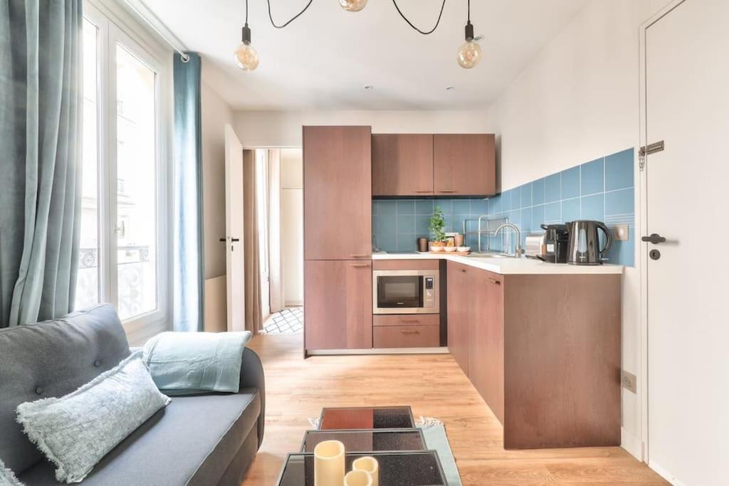 Appartamento Cozy And Practical Apt In The 10Th Arrondissement Parigi Esterno foto